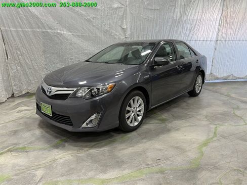 Used 2014 Toyota Camry XLE FWD image 1