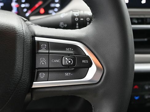 Used 2025 Jeep Compass Limited AWD/4WD image 34
