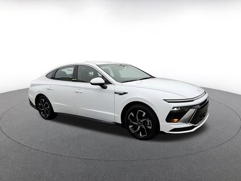 Used 2025 Hyundai Sonata SEL image 2