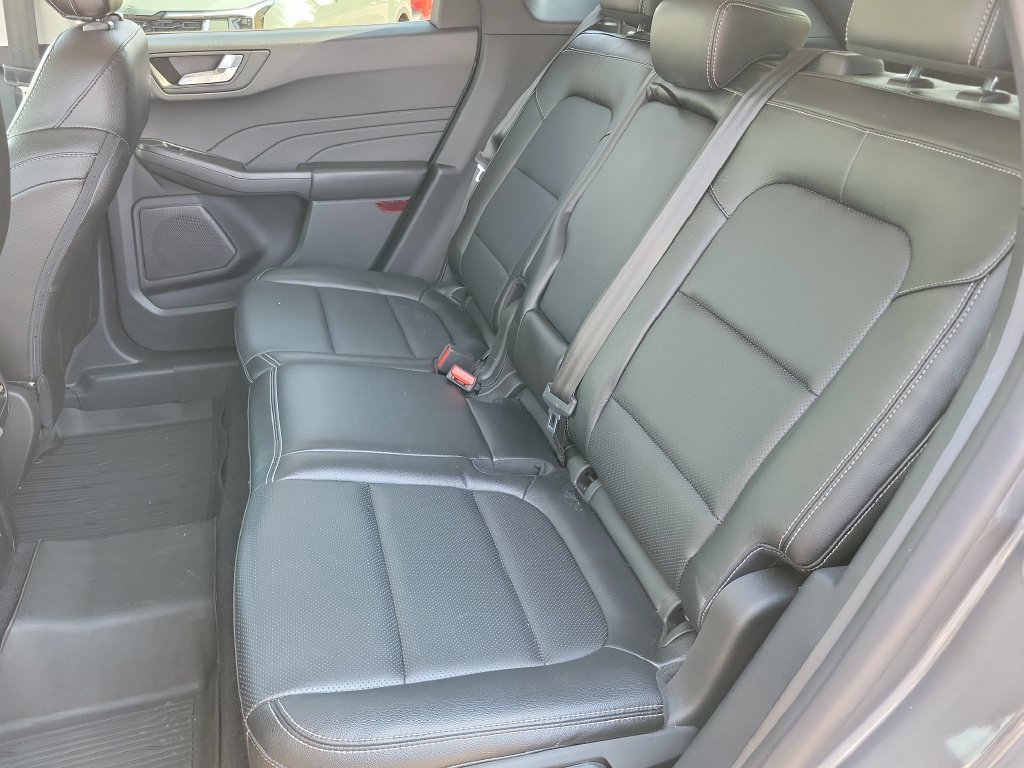 Used 2022 Ford Escape SEL w/ Technology Package FWD image 15