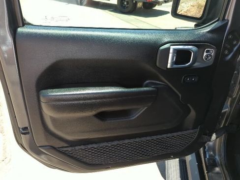 Used 2021 Jeep Gladiator Sport AWD/4WD image 17