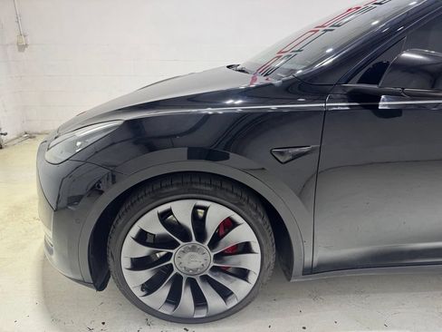 Used 2022 Tesla Model Y Performance AWD/4WD image 3