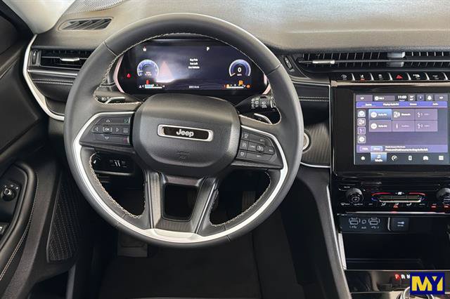 Used 2024 Jeep Grand Cherokee Laredo X RWD image 16