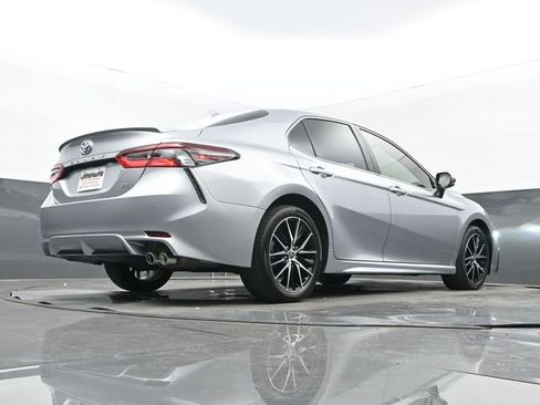 Used 2024 Toyota Camry SE image 27
