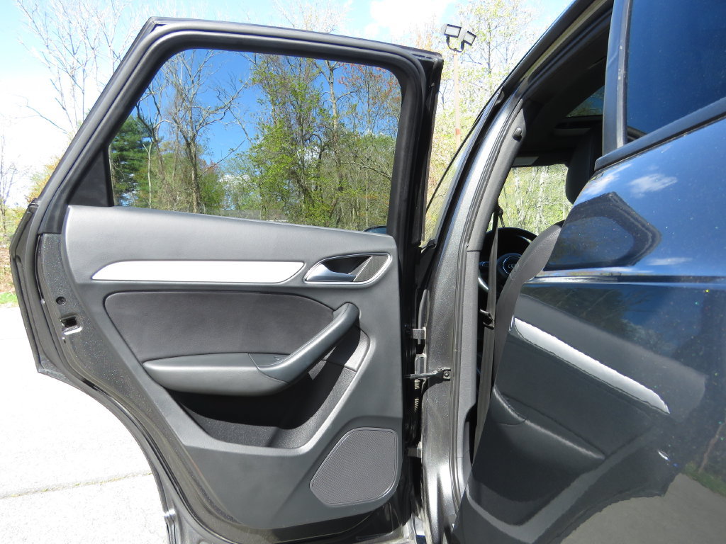 Used 2018 Audi Q3 2.0T Premium AWD/4WD image 18