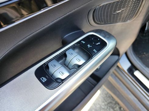 Used 2026 Mercedes-Benz GLC 300 4MATIC image 17