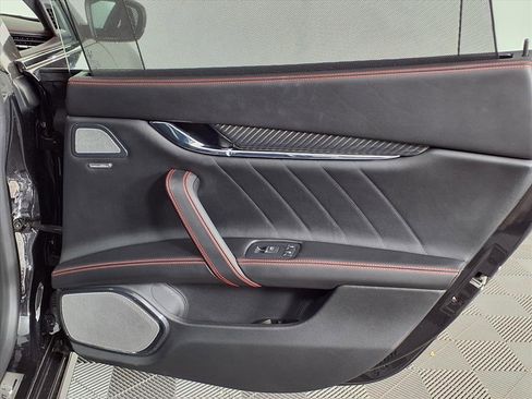 Used 2021 Maserati Quattroporte S GranSport image 10