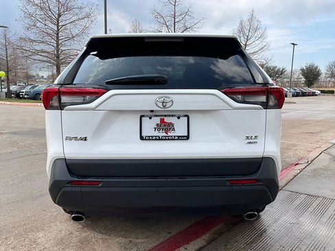 Used 2025 Toyota RAV4 XLE image 7