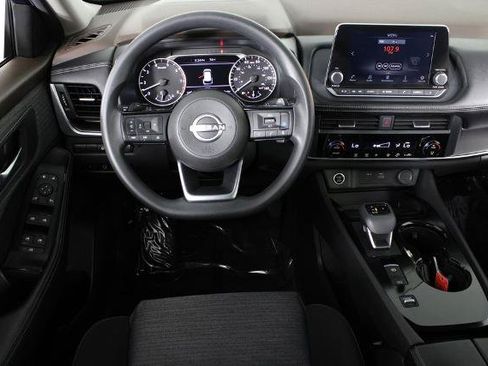 Certified 2023 Nissan Rogue SV FWD image 7