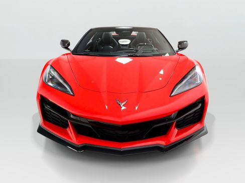 Used 2024 Chevrolet Corvette Z06 RWD image 8