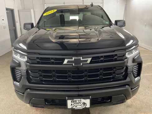 Used 2024 Chevrolet Silverado 1500 RST w/ Z71 Off-Road Package AWD/4WD image 2