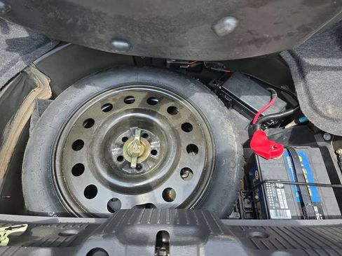 Used 2002 Ford Thunderbird RWD image 28