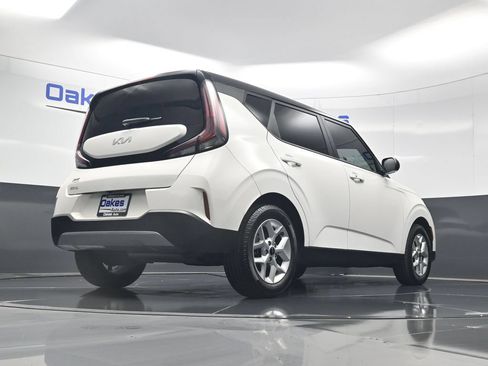 Certified 2024 Kia Soul S FWD image 42