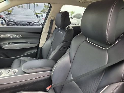 Used 2022 Genesis GV70 2.5T w/ Advanced Package AWD/4WD image 18