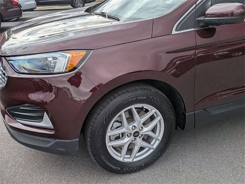 Used 2024 Ford Edge SEL image 9