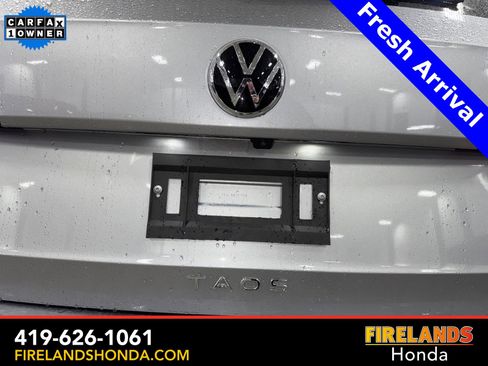 Used 2024 Volkswagen Taos SE image 29