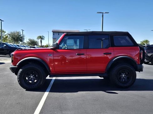 Used 2022 Ford Bronco Wildtrak image 2