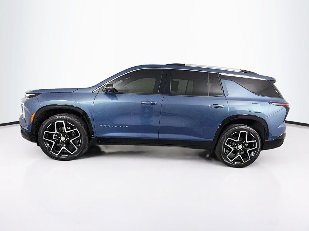 Used 2025 Chevrolet Traverse High Country FWD image 6