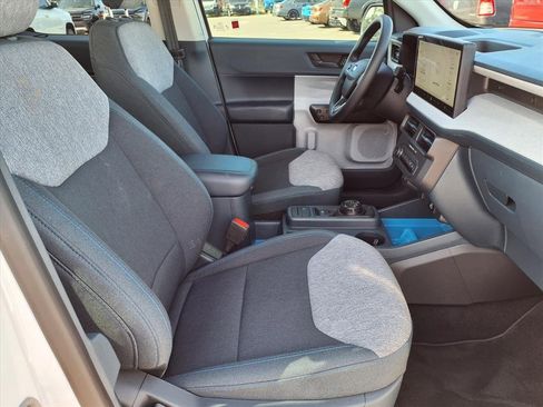 Used 2025 Ford Maverick XLT image 13