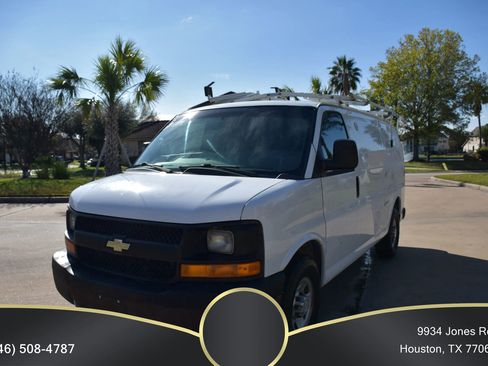 Used 2012 Chevrolet Express 2500 w/ Power Package image 3