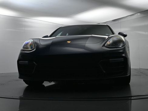 Used 2020 Porsche Panamera GTS image 47
