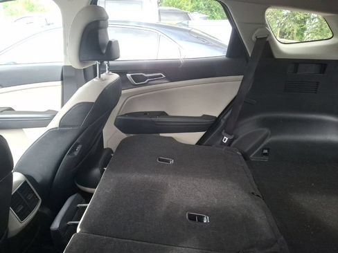 Used 2023 Kia Sportage EX FWD image 9