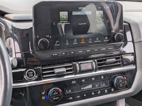 Used 2023 Nissan Pathfinder Platinum w/ Cargo Package AWD/4WD image 11