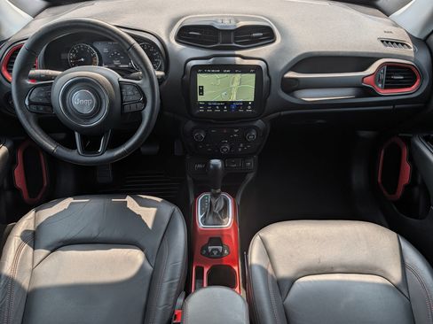 Used 2022 Jeep Renegade Trailhawk AWD/4WD image 10