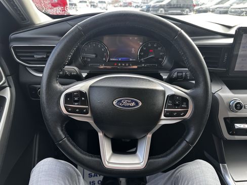 Certified 2024 Ford Explorer XLT w/ Equipment Group 202A image 9