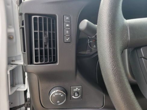 Used 2025 GMC Savana 3500 LT w/ LT Preferred Equipment Group RWD image 18