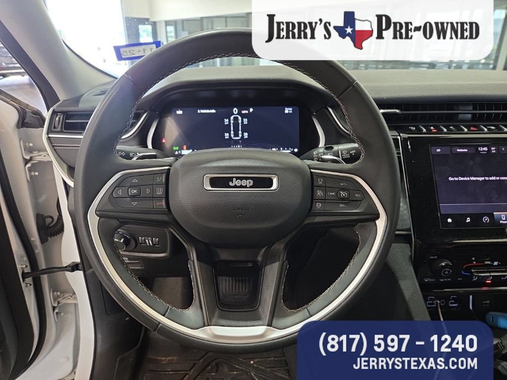 Used 2023 Jeep Grand Cherokee L Laredo RWD image 14