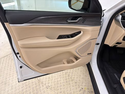 Used 2021 Jeep Grand Cherokee L Limited image 21