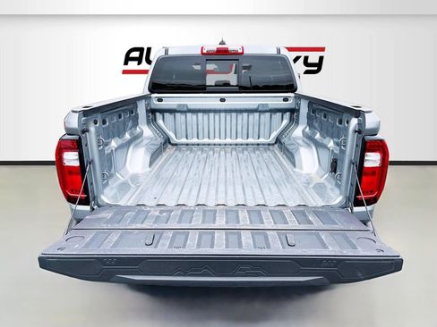 Used 2024 GMC Canyon AT4 w/ Canyon Safety Plus Package AWD/4WD image 27