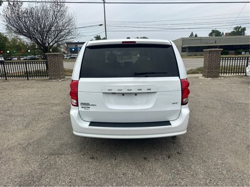 Used 2017 Dodge Grand Caravan GT FWD image 4