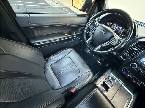 Used 2019 Ford Expedition Max Limited RWD image 7