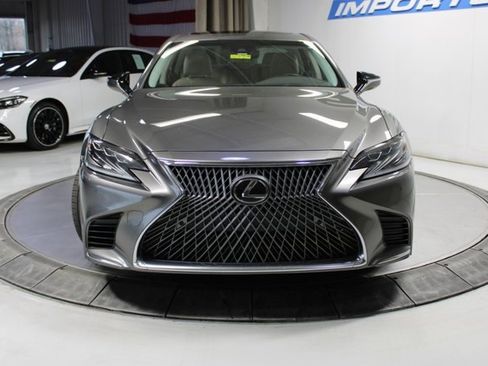 Used 2018 Lexus LS 500 w/ Accessory Package (Z1) image 3