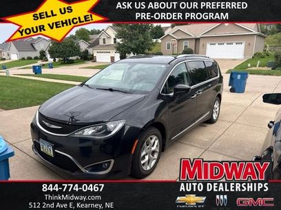 Used 2017 Chrysler Pacifica Touring-L Plus w/ Tire & Wheel Group