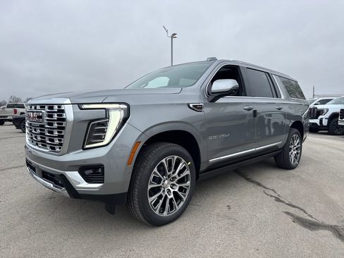 New 2026 GMC Yukon XL Denali w/ Denali Reserve Package AWD/4WD image 2