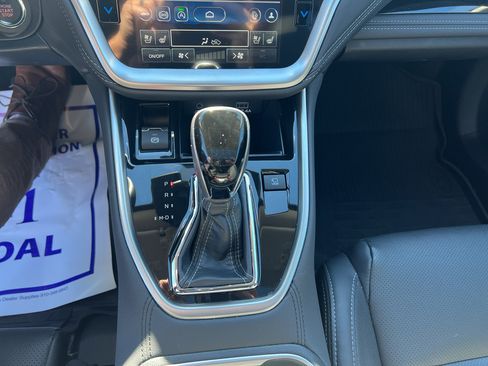 Used 2025 Subaru Outback Touring XT image 27