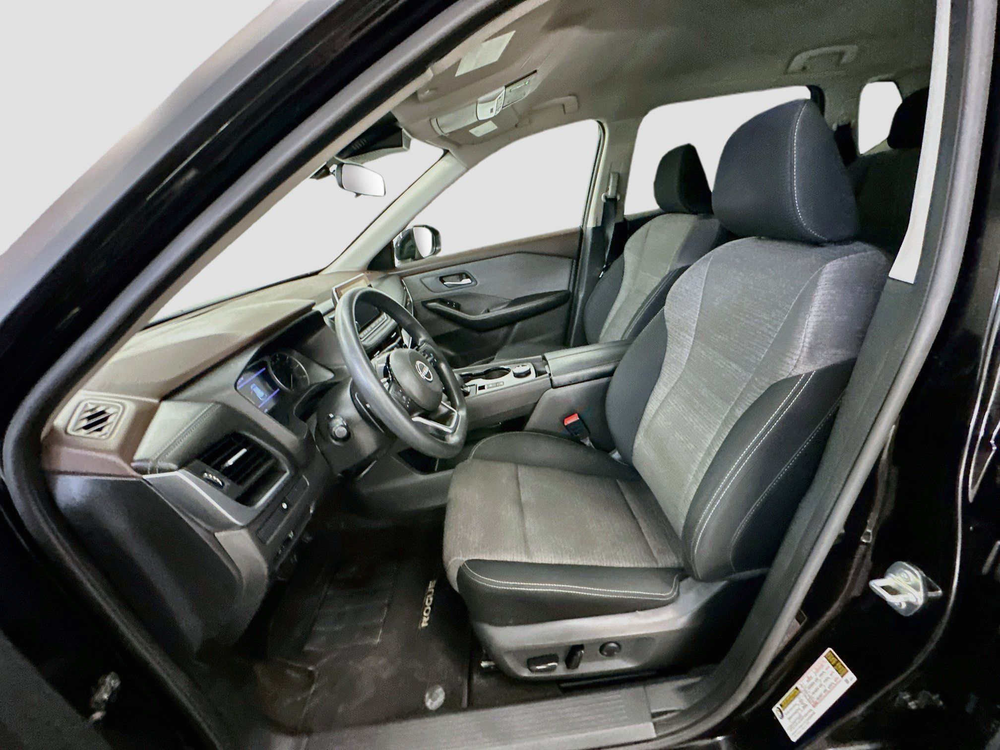 Used 2023 Nissan Rogue SV AWD/4WD image 13