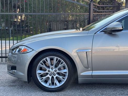 Used 2013 Jaguar XF 3.0 image 31