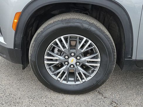Used 2024 Chevrolet Traverse LT image 13