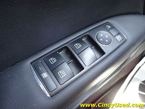 Used 2011 Mercedes-Benz E 350 Cabriolet image 23
