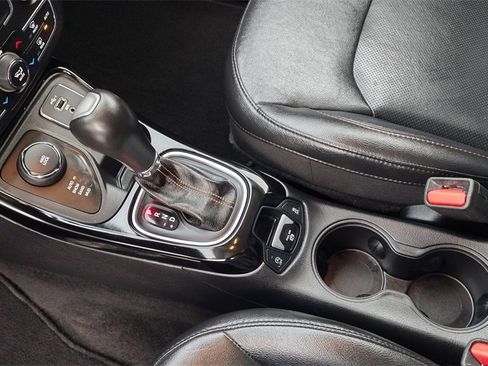 Used 2019 Jeep Compass Limited image 13