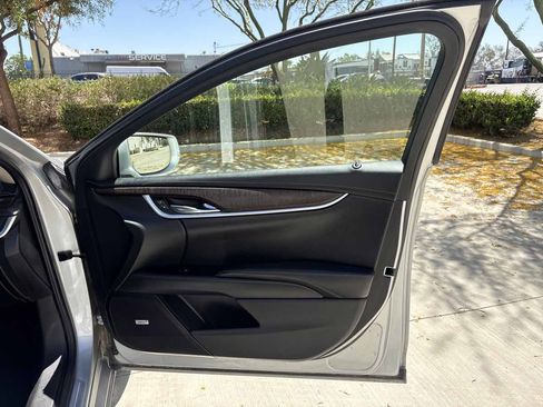 Used 2018 Cadillac XTS Luxury FWD image 15