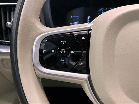 Used 2019 Volvo S60 T6 Momentum w/ Premium Package image 19