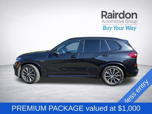 Used 2022 BMW X5 xDrive45e w/ M Sport Package AWD/4WD image 4