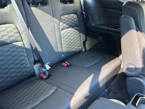 Used 2023 Nissan Pathfinder SV w/ SV Premium Package image 12