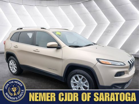 Used 2015 Jeep Cherokee Latitude w/ Cold Weather Group AWD/4WD image 1