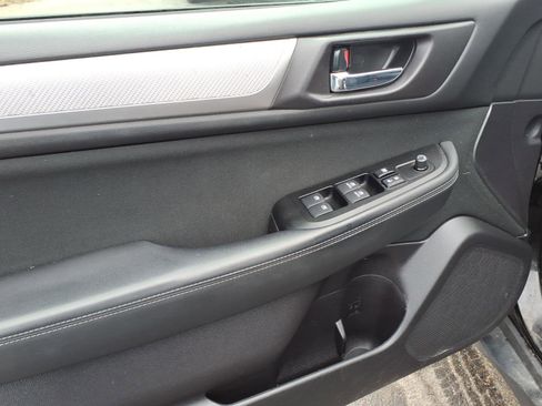 Used 2016 Subaru Outback 2.5i Premium image 8